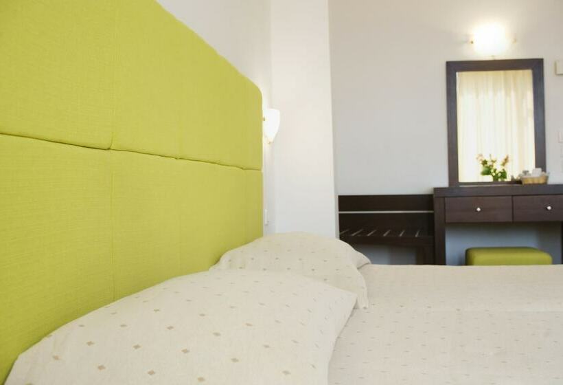 חדר סטנדרט לשלושה, Arethusa Hotel Athens