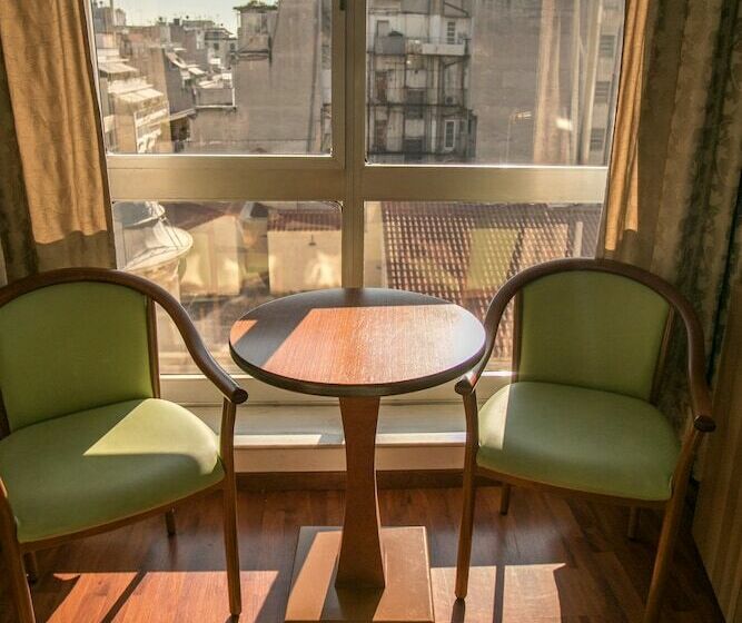 اتاق استاندارد سه نفره, Arethusa Hotel Athens
