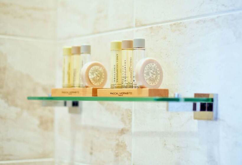 Семейный Номер, Best Western The Royal Chase