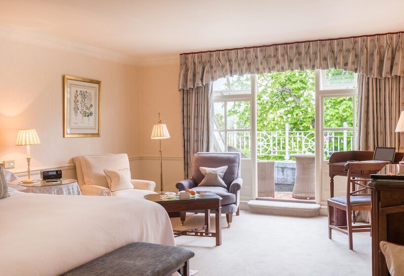 חדר קלאסי, Chewton Glen Hotel   An Iconic Luxury
