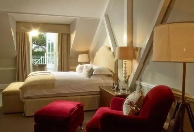 スイート, Chewton Glen Hotel   An Iconic Luxury