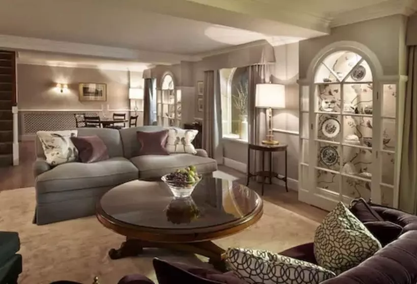 スイート, Chewton Glen Hotel   An Iconic Luxury