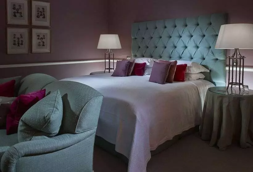 スタンダードルーム, Chewton Glen Hotel   An Iconic Luxury