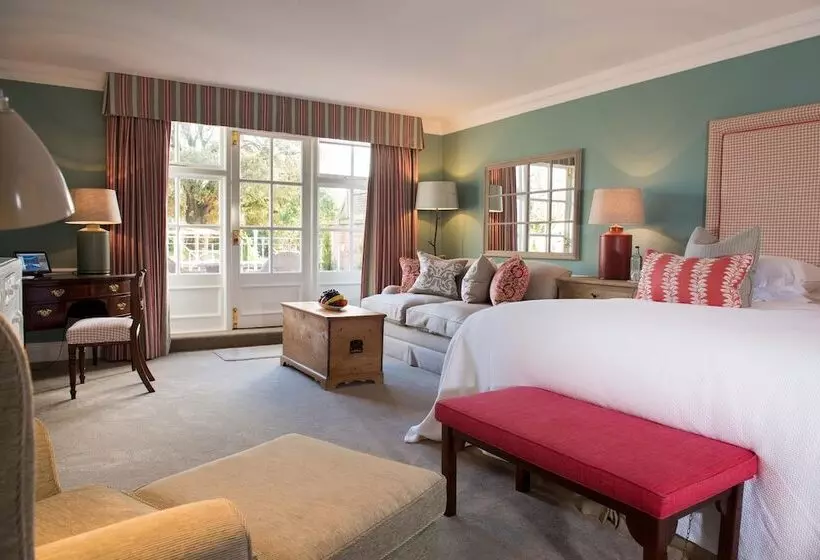 スタンダードルーム, Chewton Glen Hotel   An Iconic Luxury