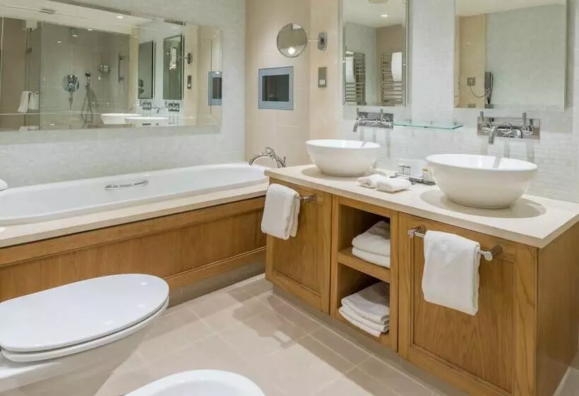 スタンダードルーム, Chewton Glen Hotel   An Iconic Luxury