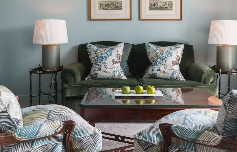ジュニアスイート, Chewton Glen Hotel   An Iconic Luxury