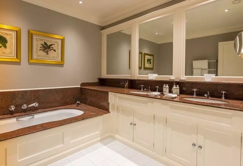Sviitti Poreallas, Chewton Glen