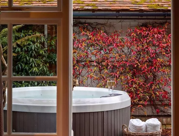 Sviitti Poreallas, Chewton Glen