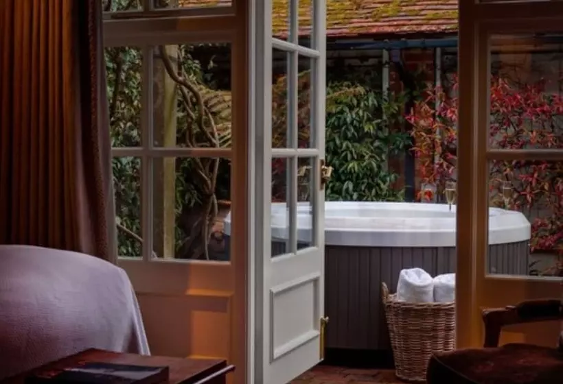 Sviitti Poreallas, Chewton Glen