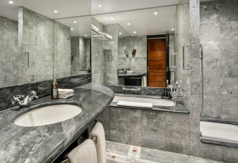 스탠다드 룸, Como The Halkin