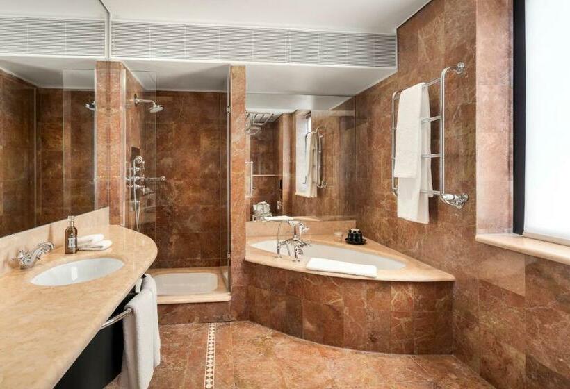 스탠다드 룸, Como The Halkin