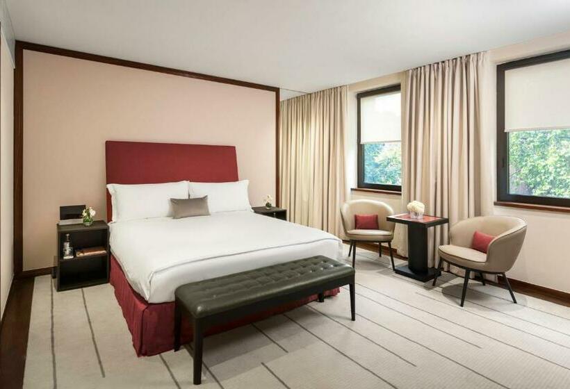 스탠다드 룸, Como The Halkin