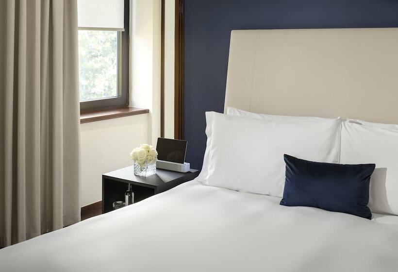 스탠다드 룸, Como The Halkin