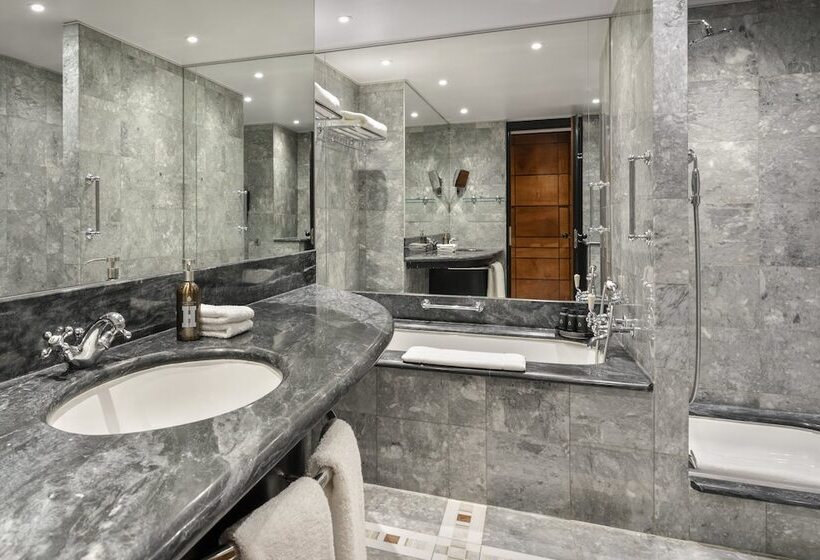 스탠다드 룸, Como The Halkin