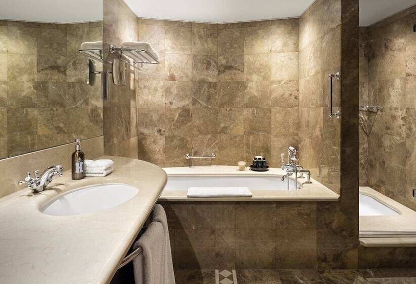 스탠다드 스튜디오, Como The Halkin