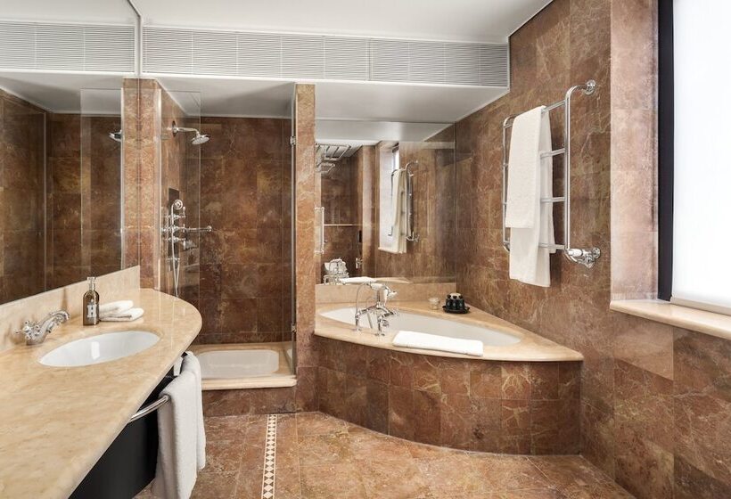 스탠다드 룸, Como The Halkin