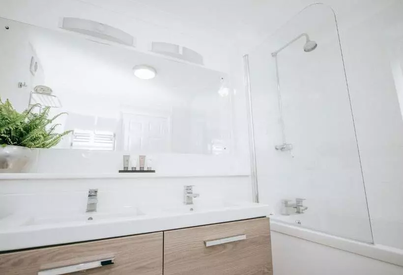 Suite, Flackley Ash Country House