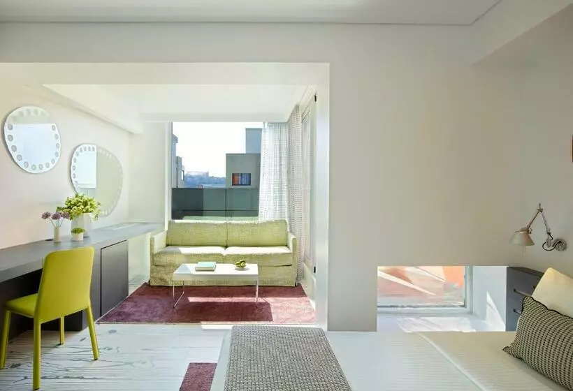 Chambre Executive, Fresh