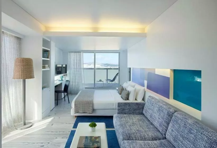 Chambre Executive, Fresh