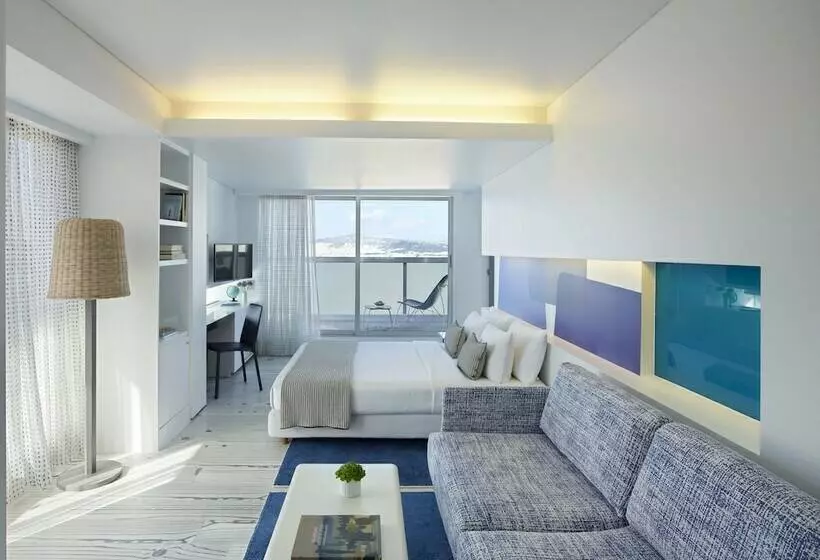 Chambre Executive, Fresh