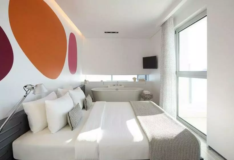 Suite, Fresh