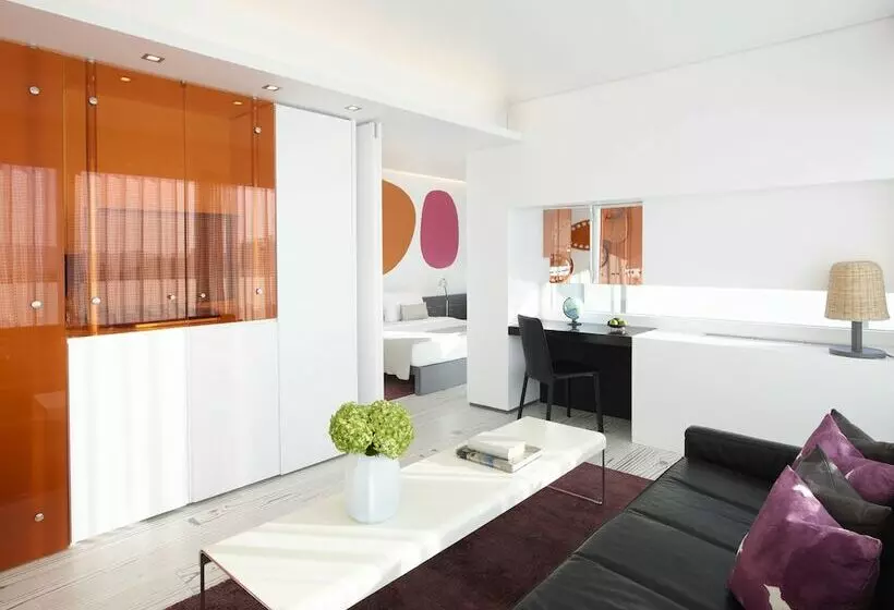 Suite, Fresh