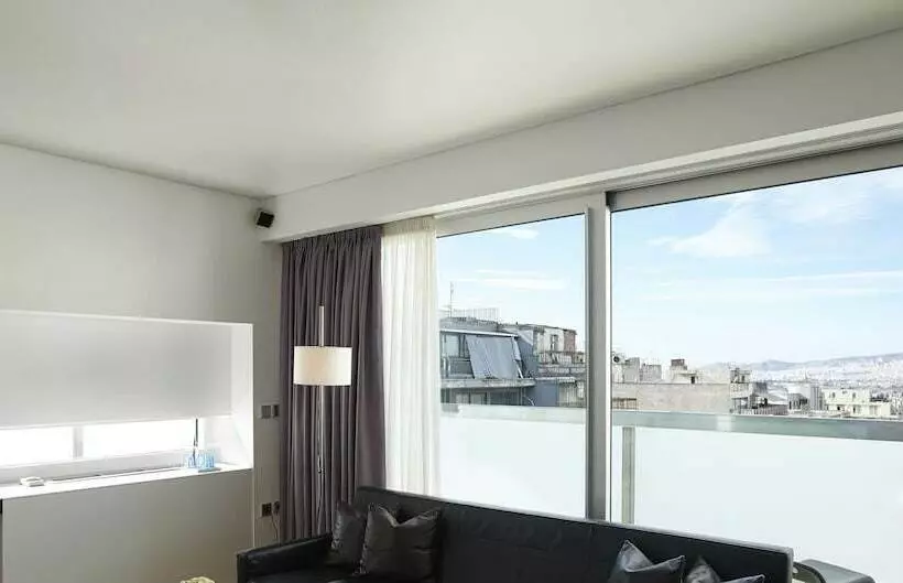 Suite, Fresh