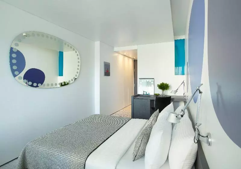 Chambre Standard Communicante, Fresh