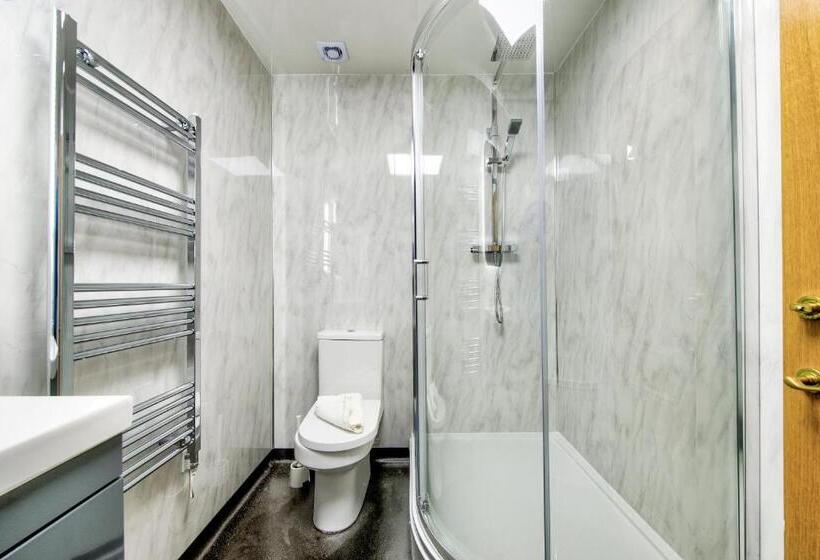 غرفة ديلوكس مطلّة علي البحر مزوَّدة بشُرفة, Onich Hotel & Lochside Beach Pods