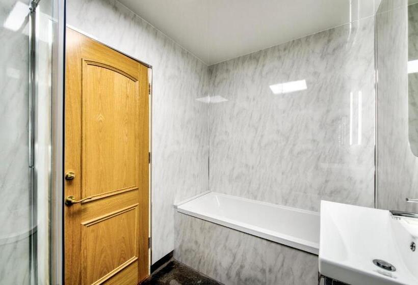 غرفة ديلوكس مطلّة علي البحر مزوَّدة بشُرفة, Onich Hotel & Lochside Beach Pods