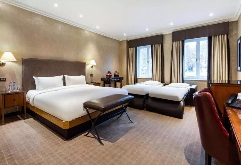 Standard-studio, Radisson Blu Hotel, London Leicester Square Formerly Hampshire