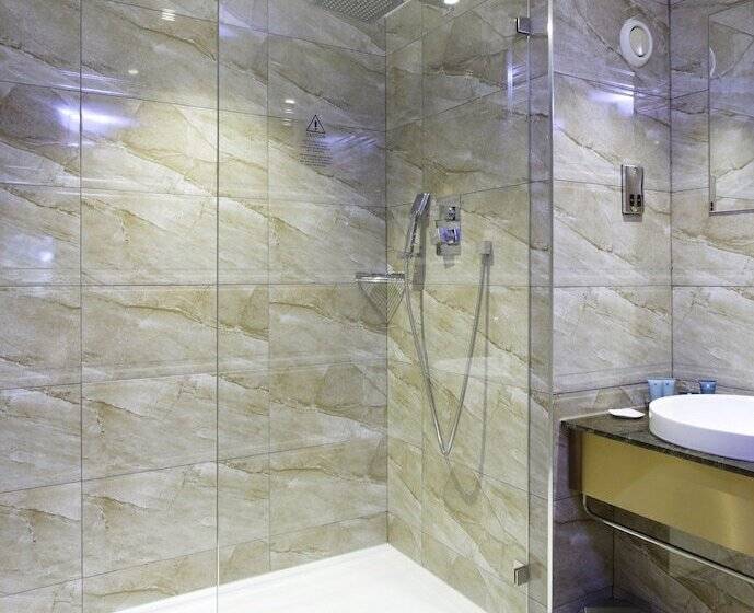 Номер Executive, Ramada By Wyndham Birmingham Solihull