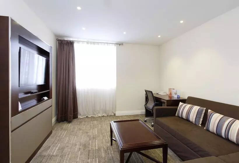 スイート, Ramada By Wyndham Birmingham Solihull