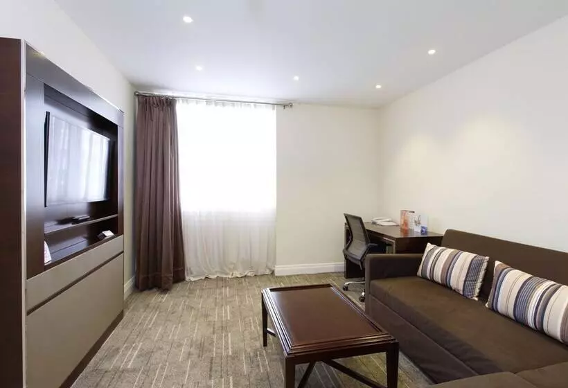スイート, Ramada By Wyndham Birmingham Solihull