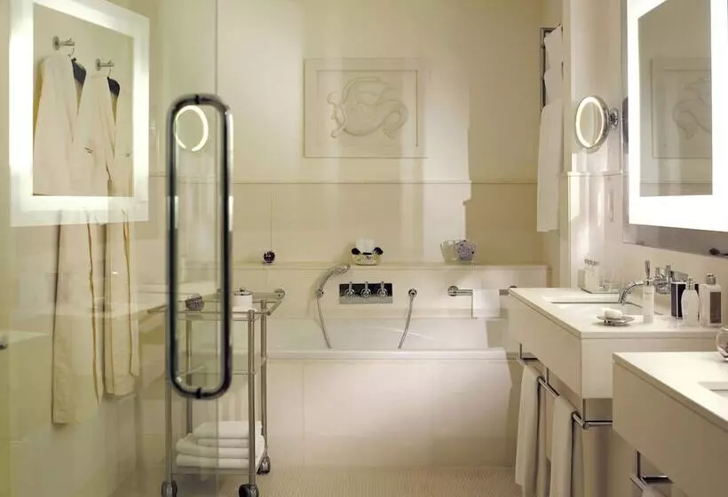 Classic Suite, Brown S Hotel, A Rocco Forte