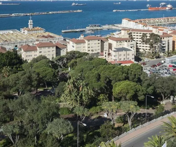 اتاق استاندارد با چشمانداز دریا, Rock