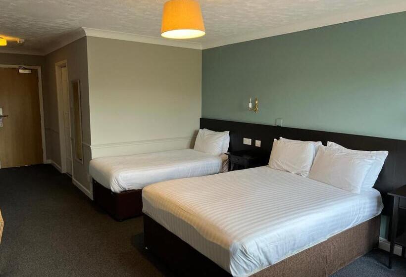 חדר משפחתי, South Lawn