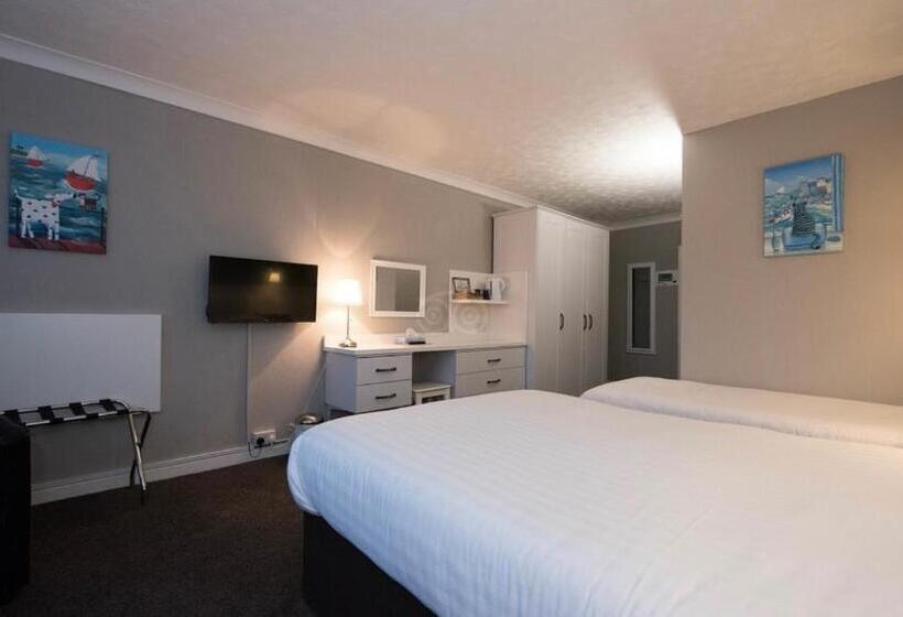 חדר משפחתי, South Lawn