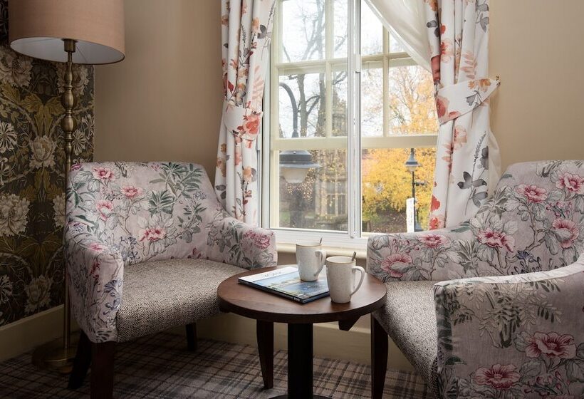 Номер Стандарт, The Dean Court