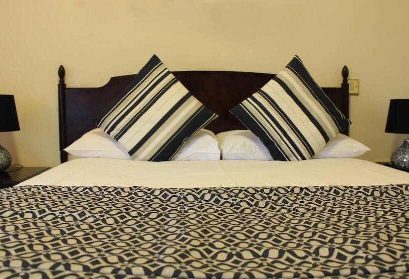 스탠다드 룸, The Devil S Punchbowl