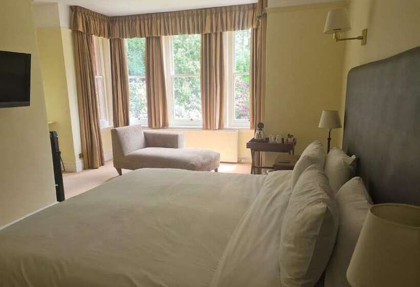 غرفة قياسية, The Dower House