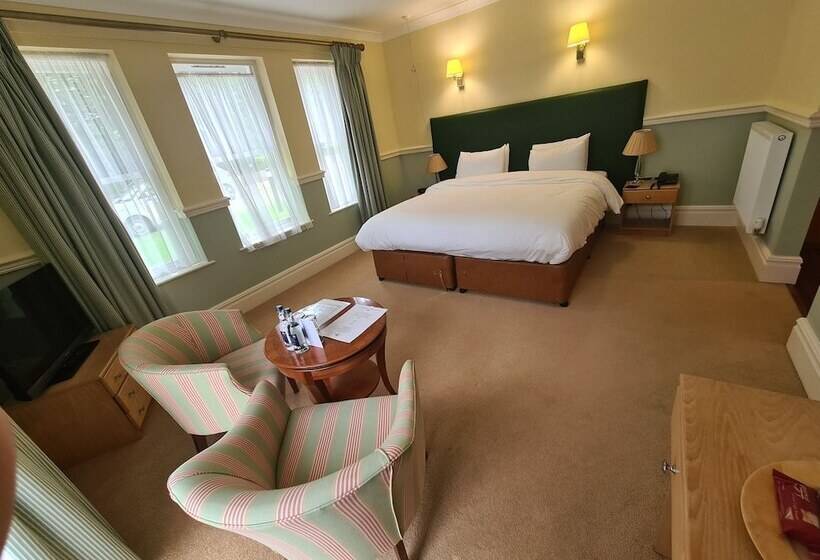 غرفة قياسية, The Dower House