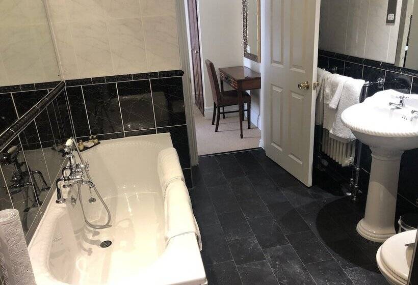 جناح, The Dower House