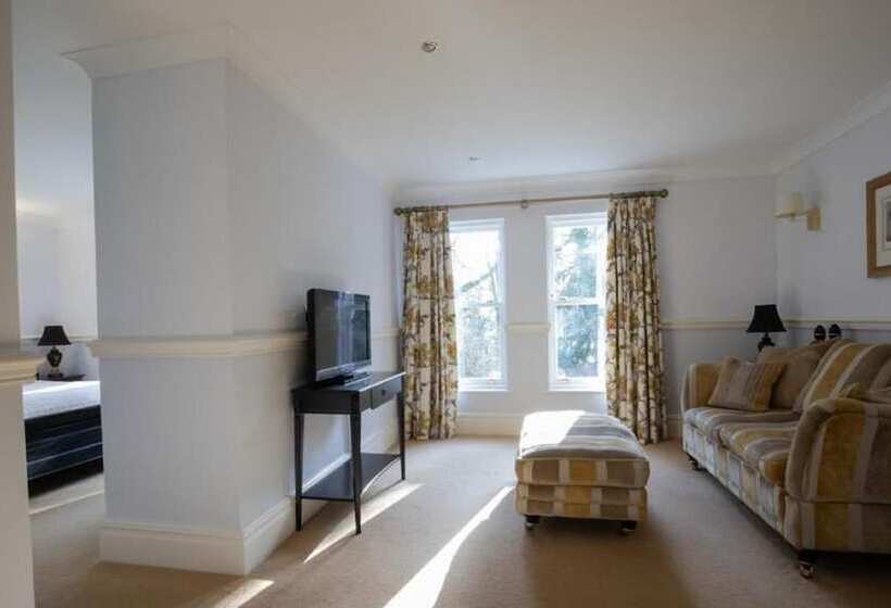 جناح, The Dower House