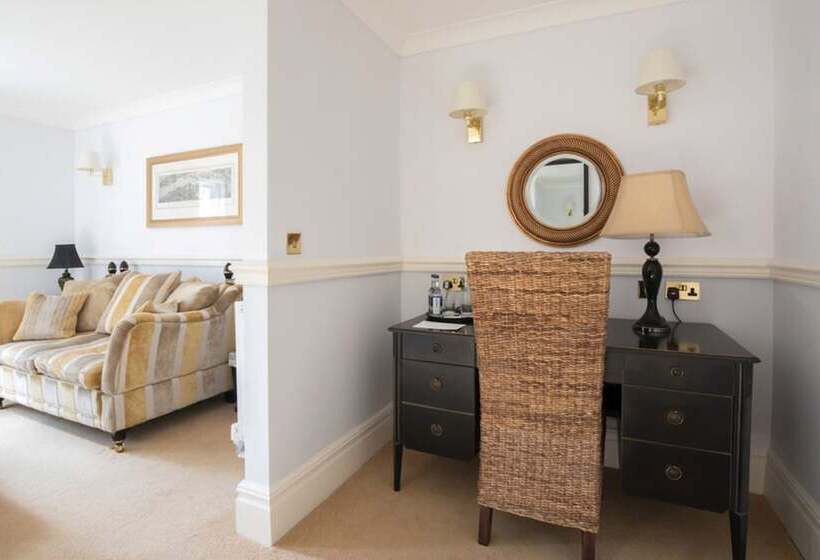 جناح, The Dower House