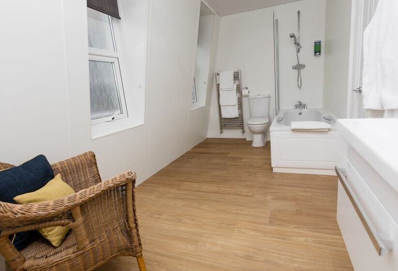 スーペリアールーム, New Continental Hotel; Sure Hotel Collection By Best Western