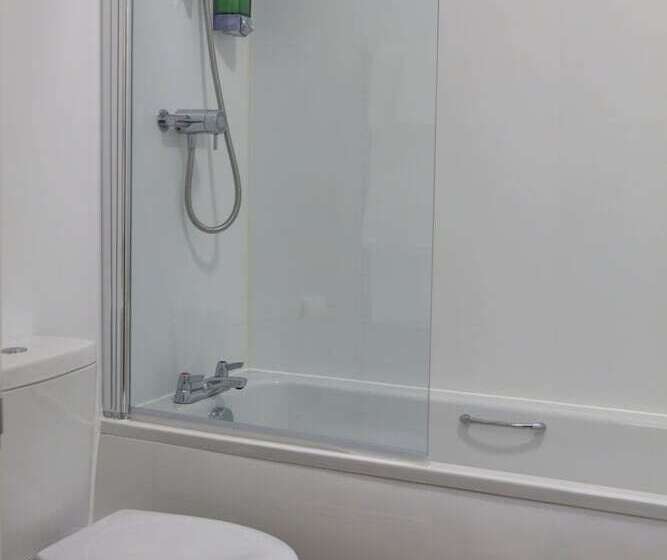 スタンダードルーム, New Continental Hotel; Sure Hotel Collection By Best Western