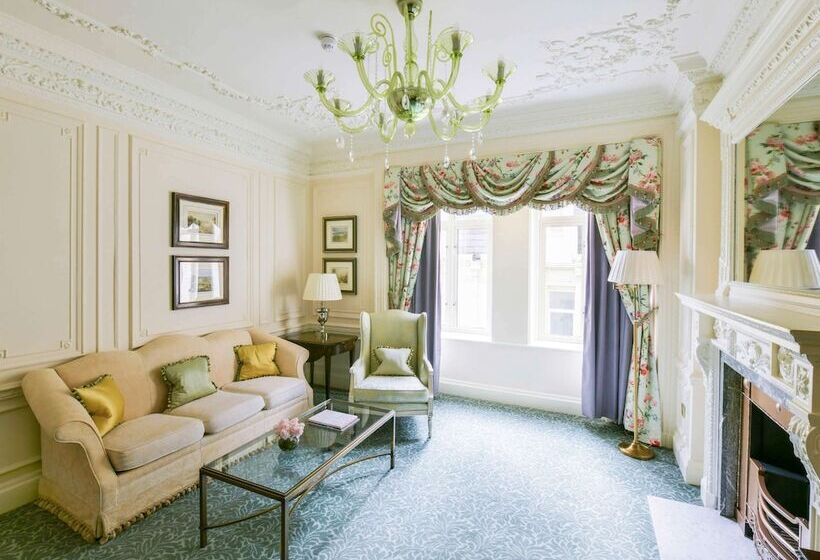 豪华套房, The Savoy