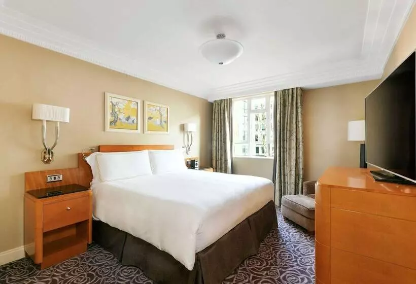 Deluxe Suite, The Savoy