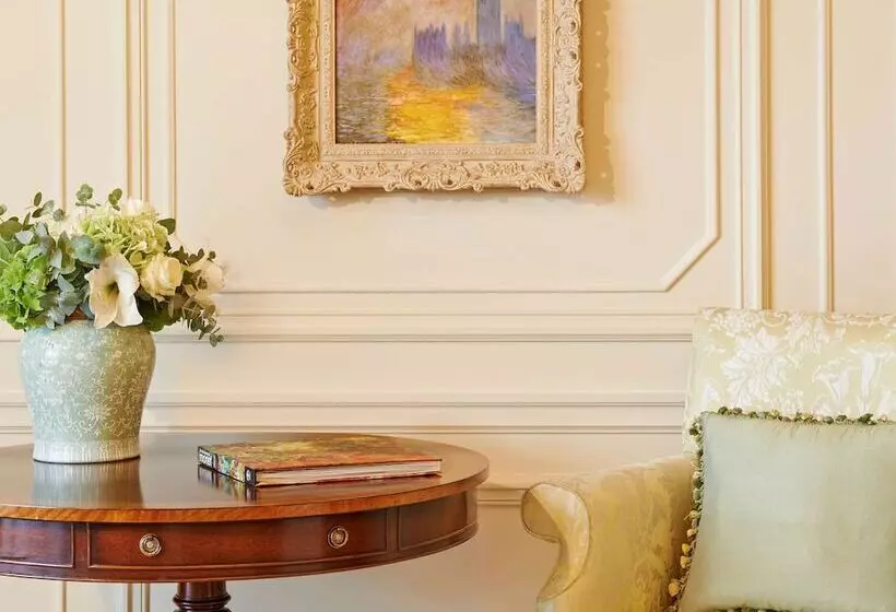Junior Suite, The Savoy